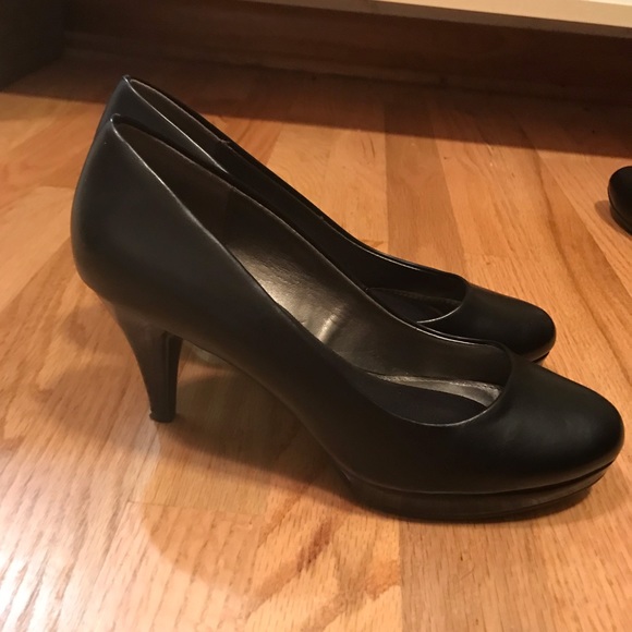 Heels - Picture 2 of 2